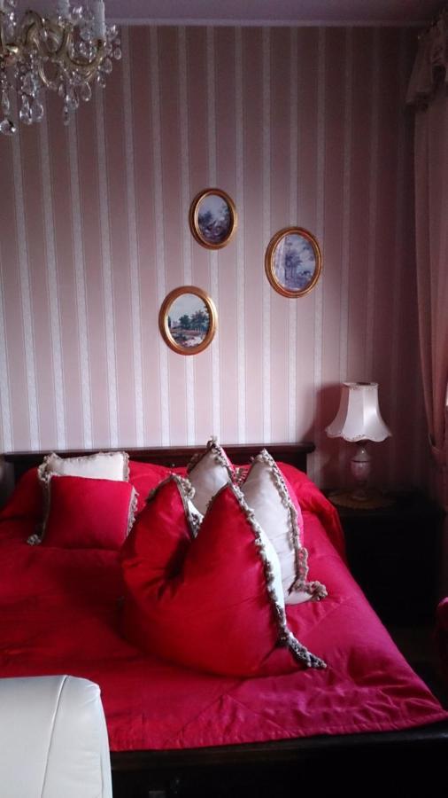 Single Room,703898599:JPEG