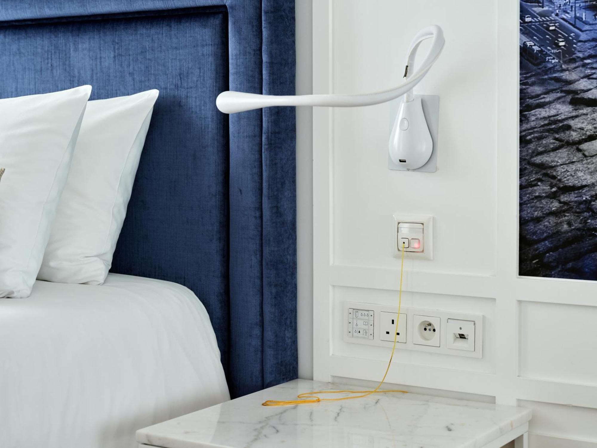 Kamer met Queensize Bed - Geschikt voor Gasten met een Lichamelijke Beperking/Rolstoeltoegankelijke Douche - Rookvrij