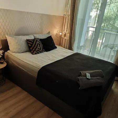 Clicktheflat Zurawia Street Apart Rooms-2